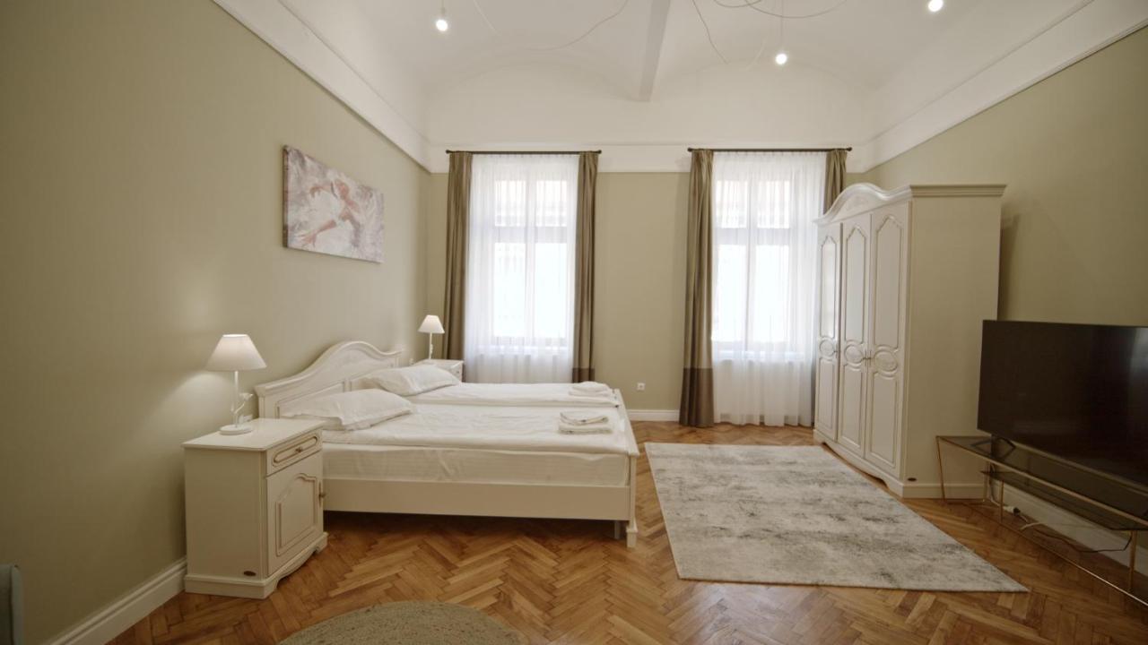 Allegro Apartments City Center Oradea Luaran gambar