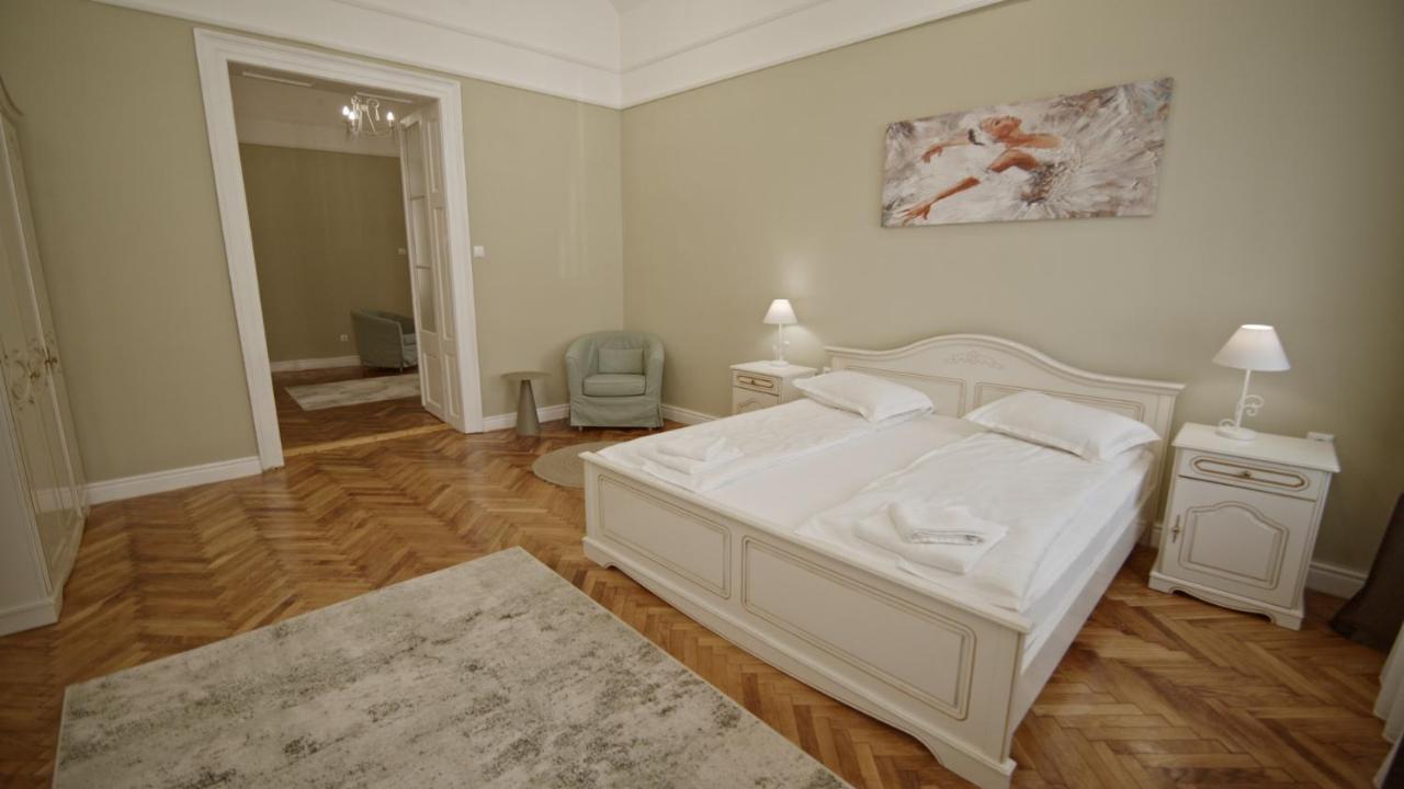 Allegro Apartments City Center Oradea Luaran gambar